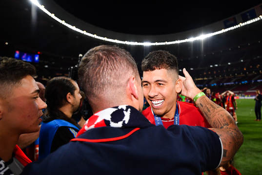 Roberto Firmino of Liverpool celebrate