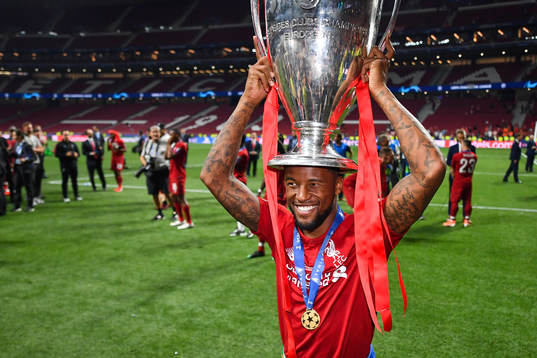 Georginio Wijnaldum of Liverpool celebrate