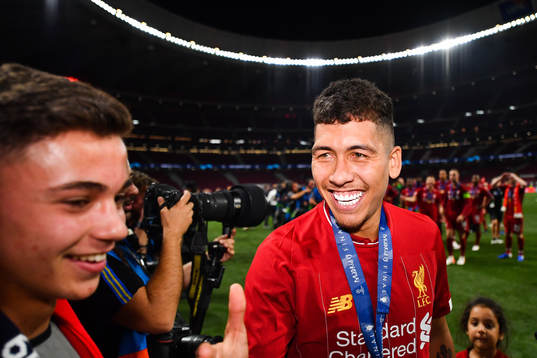 Roberto Firmino of Liverpool celebrate