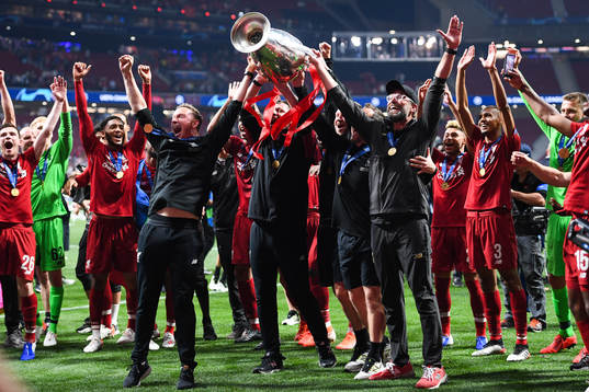 Head coach Jürgen Klopp of Liverpool celebrate with the