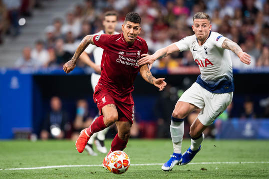 Roberto Firmino of Liverpool and Toby Alderweireld of
