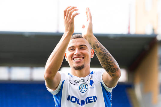 IFK Norrköpings Jordan Larsson jublar