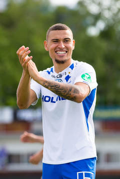 IFK Norrköpings Jordan Larsson tackar publiken