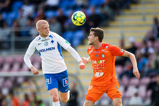 IFK Norrköpings Kalle Holmberg och AFC Eskilstunas Jose