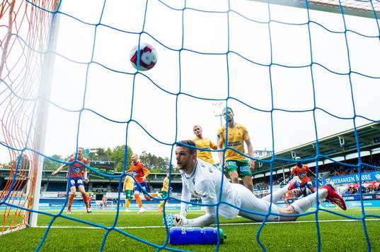 Aron Elis Thrandarson of Aalesund scores the 1-0 goal