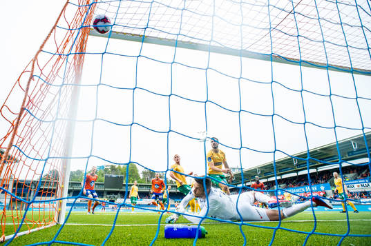 Aron Elis Thrandarson of Aalesund scores the 1-0 goal