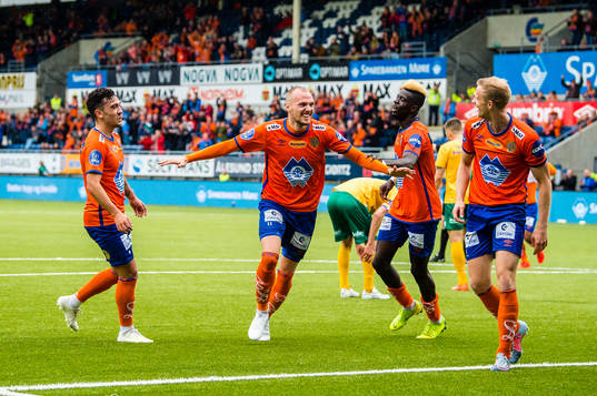 Aron Elis Thrandarson of Aalesund celebrates