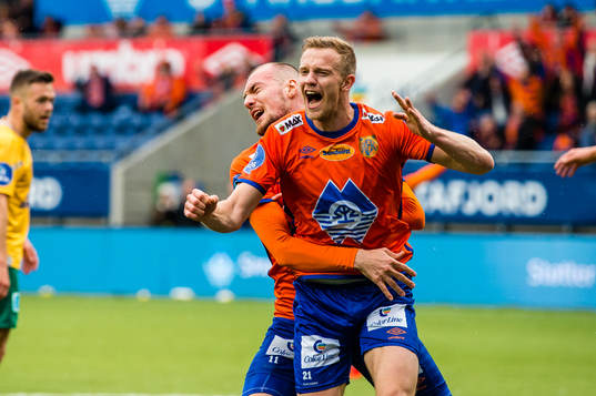 Aron Elis Thrandarson of Aalesund celebrates