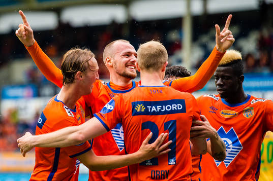 Aron Elis Thrandarson of Aalesund celebrates