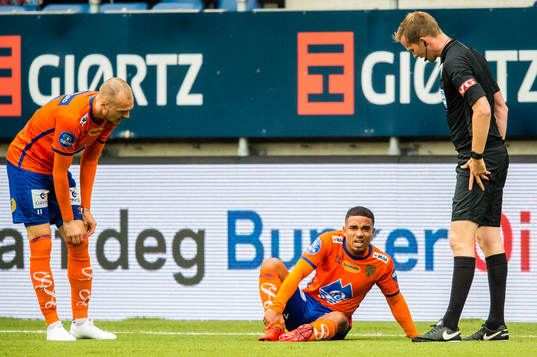 Jernade Ronnel Meade of Aalesund in pain