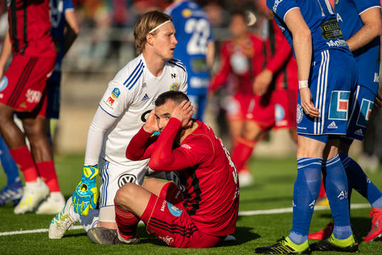 Östersunds Dino Islamovic deppar efeter missad målchans