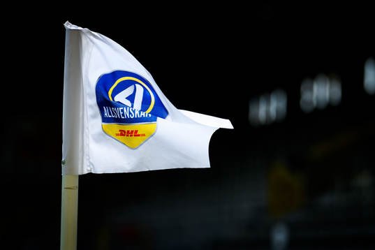 Hörnflagga med Allsvenskans logga