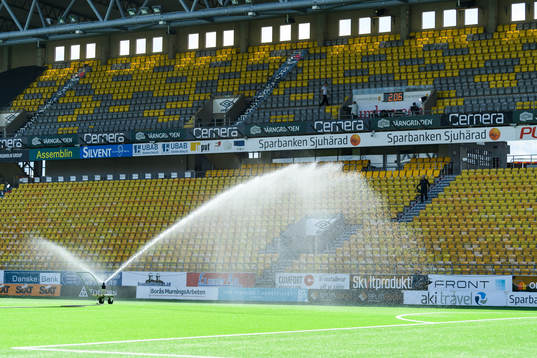 Vattning av konstgräset