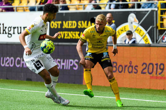 Elfsborgs Simon Strand och Häckens Daleho Irandust
