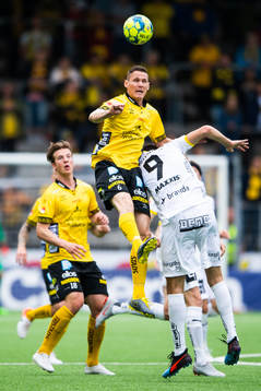 Elfsborgs Jon Jönsson och Häckens Alexander Jeremejeff