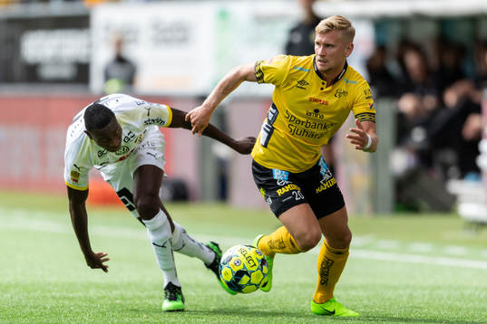 Häckens Godswill Ekpolo och Elfsborgs Simon Strand