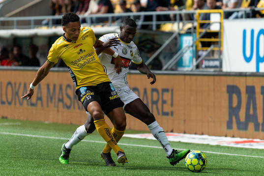 Elfsborgs Kevin Kabran och Häckens Godswill Ekpolo
