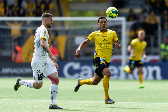 Elfsborgs Elfsborgs Kevin Kabran och Häckens Joona Toivio