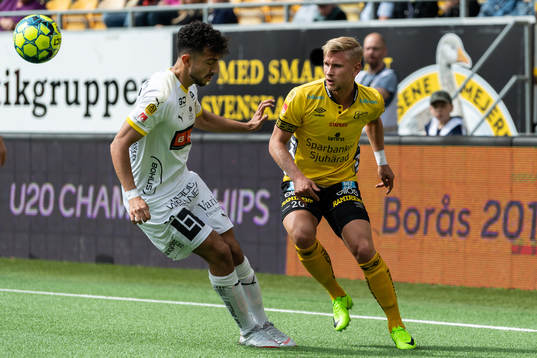 Häckens Daleho Irandust och Elfsborgs Simon Strand