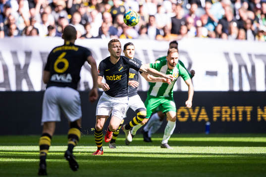 s Sebastian Larsson
