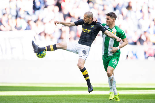 s Panajotis Dimitriadis och Hammarbys Vidar Örn Kjartansson