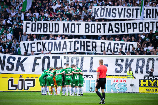 Hammarbys spelare samlas