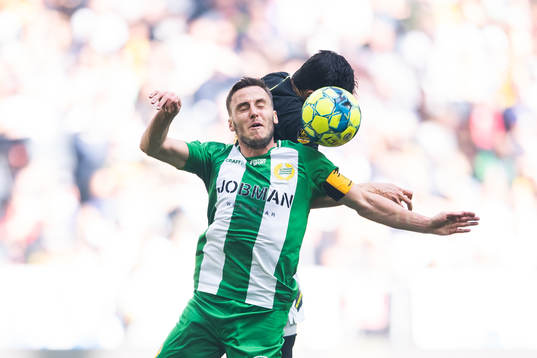 s Tarik Elyounoussi i nickduell