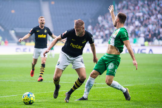 s Daniel Sundgren och Hammarbys Muamer Tankovic