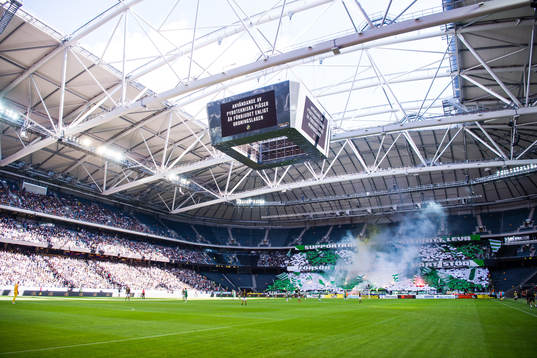 Hammarbys supportrar med ett tifo