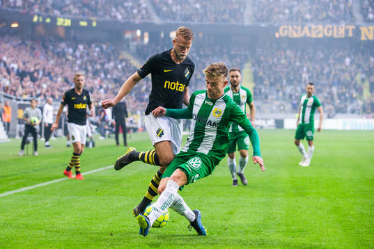 s Daniel Sundgren och Hammarbys Dennis Widgren