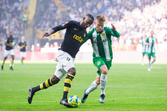 s Henok Goitom och Hammarbys Dennis Widgren