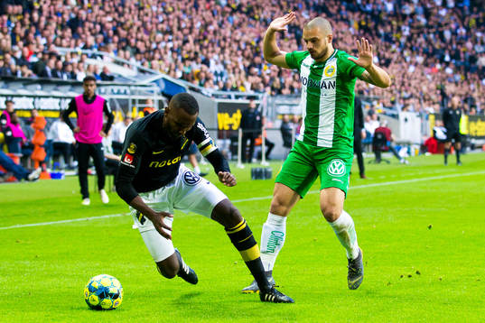 s Henok Goitom  och Hammarbys Vladimir Rodic