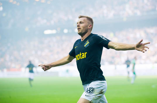 s Sebastian Larsson jublar