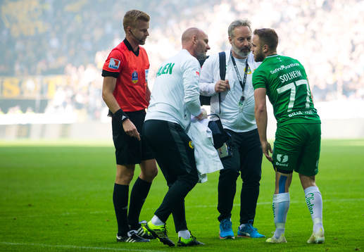Hammarbys Mats Solheim har ont bredvid medicinskt ansvarige
