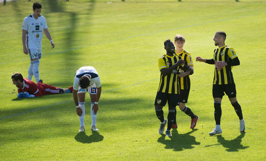 Bläddra bland fler bilder av Fotboll, division 2, IFK Hässleholm - Husqvarna