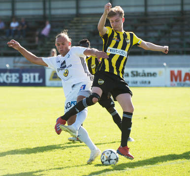 IFK Hässleholms Lucas Johnsson i matchen i division 2
