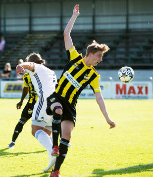 IFK Hässleholms Lucas Johnsson i matchen i division 2
