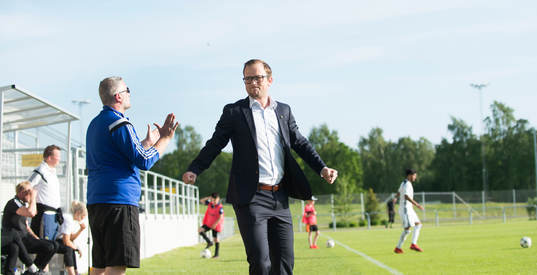 IFK Hässleholms tränare Jonas Jönsson och lagledaren