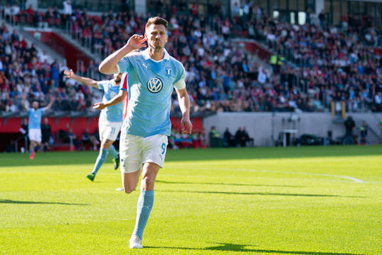 2 Malmö FFs Markus Rosenberg jublar