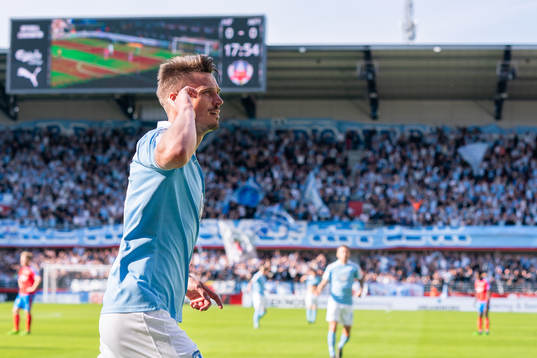 2 Malmö FFs Markus Rosenberg jublar