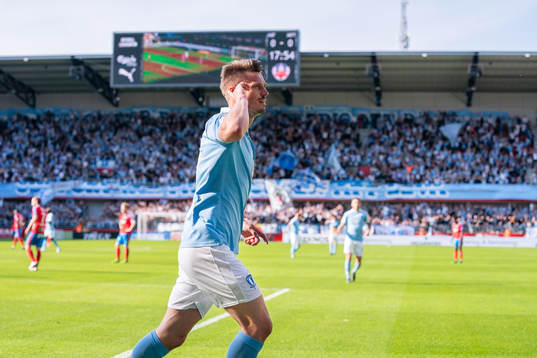 2 Malmö FFs Markus Rosenberg jublar