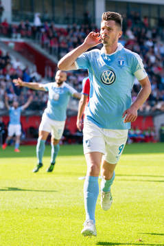 2 Malmö FFs Markus Rosenberg jublar