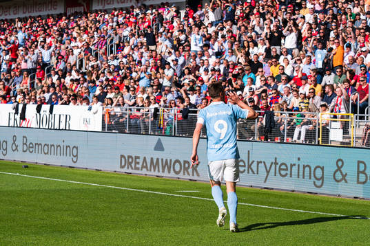 2 Malmö FFs Markus Rosenberg jublar