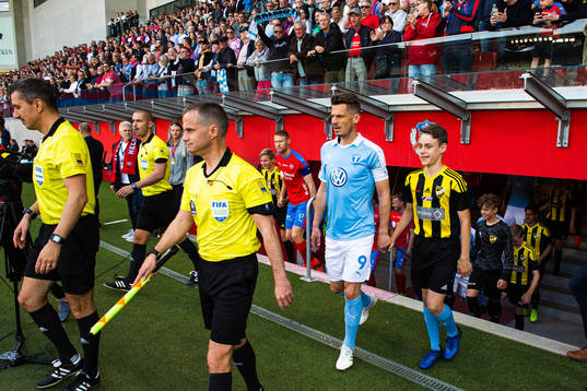2 Malmö FFs Markus Rosenberg gör entré