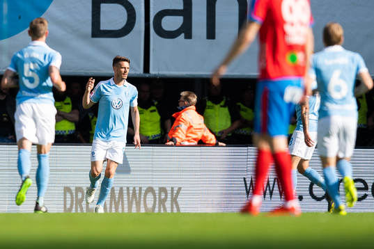 2 Malmö FFs Markus Rosenberg jublar