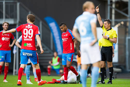 2 Helsingborgs Wanderson Do Carmo varnar domare Bojan