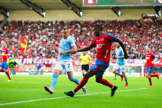 2 Malmö FFs Eric Larsson och Helsingborgs Wanderson Do