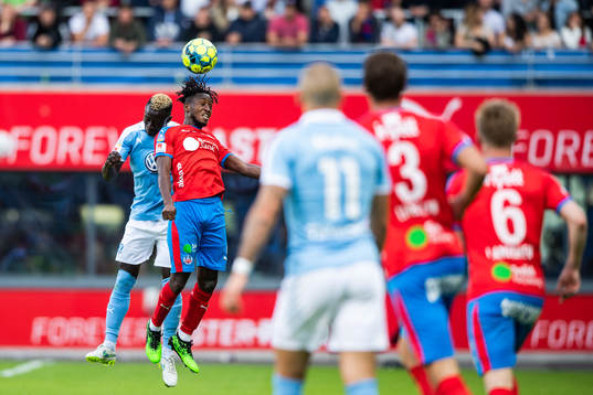 2 Malmö FFs Bonke Innocent i nickduell med Helsingborgs
