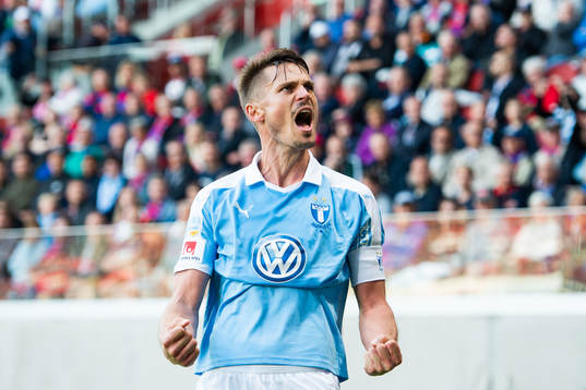 2 Malmö FFs Markus Rosenberg jublar