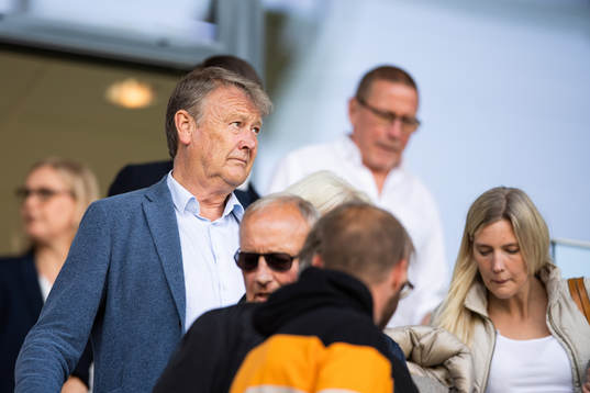 2 Åge Hareide